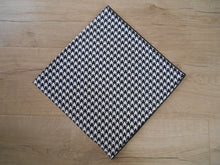 Load image into Gallery viewer, Black/White Headscarves