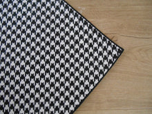 Load image into Gallery viewer, Black/White Headscarves
