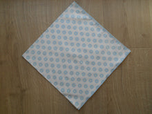 Load image into Gallery viewer, Daisy Spot Headscarves/Bandannas
