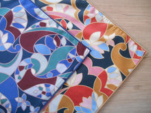 Load image into Gallery viewer, Chow's Paisley 70cm Headscarves
